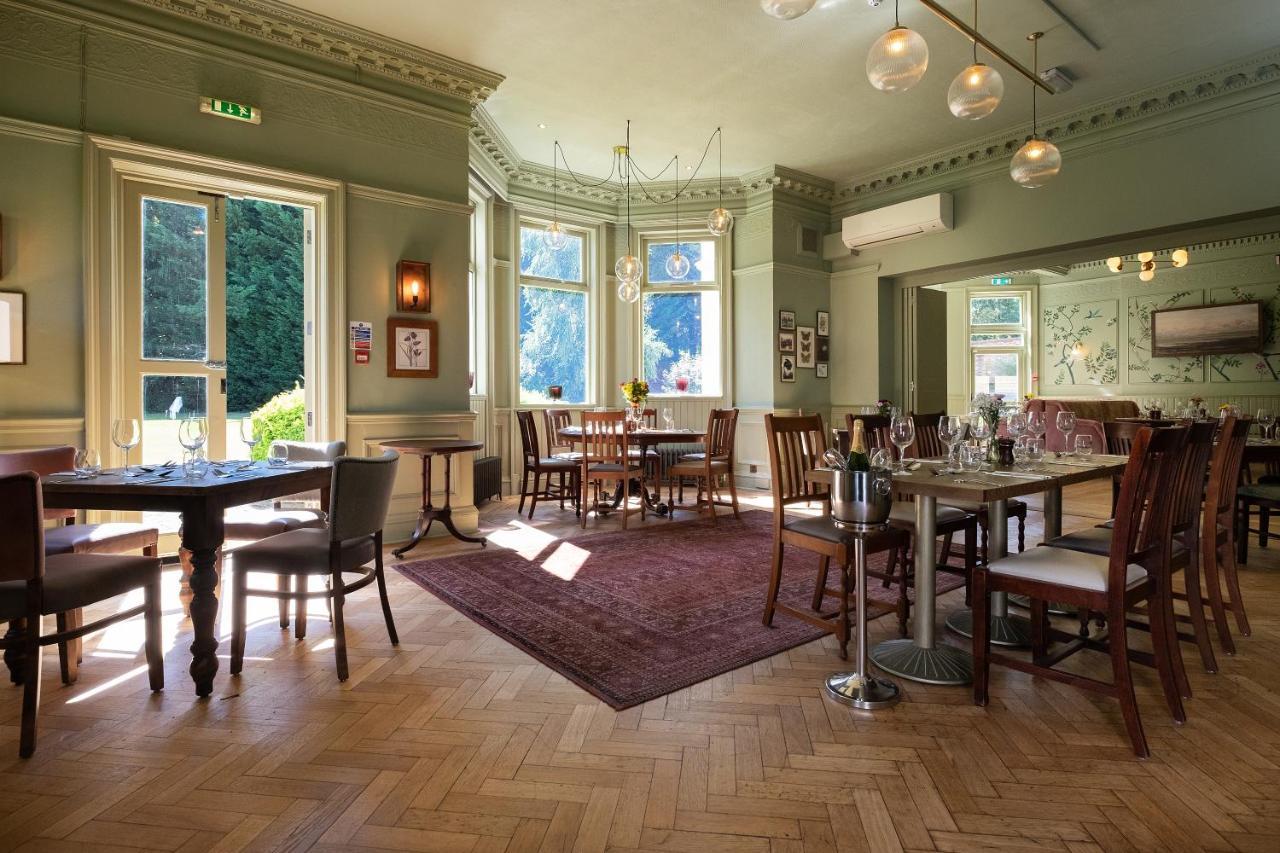 Worplesdon Place Hotel Guildford Eksteriør billede