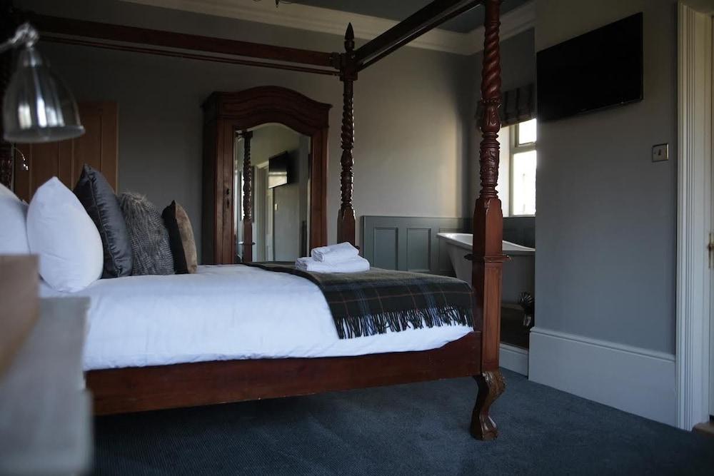 Worplesdon Place Hotel Guildford Eksteriør billede