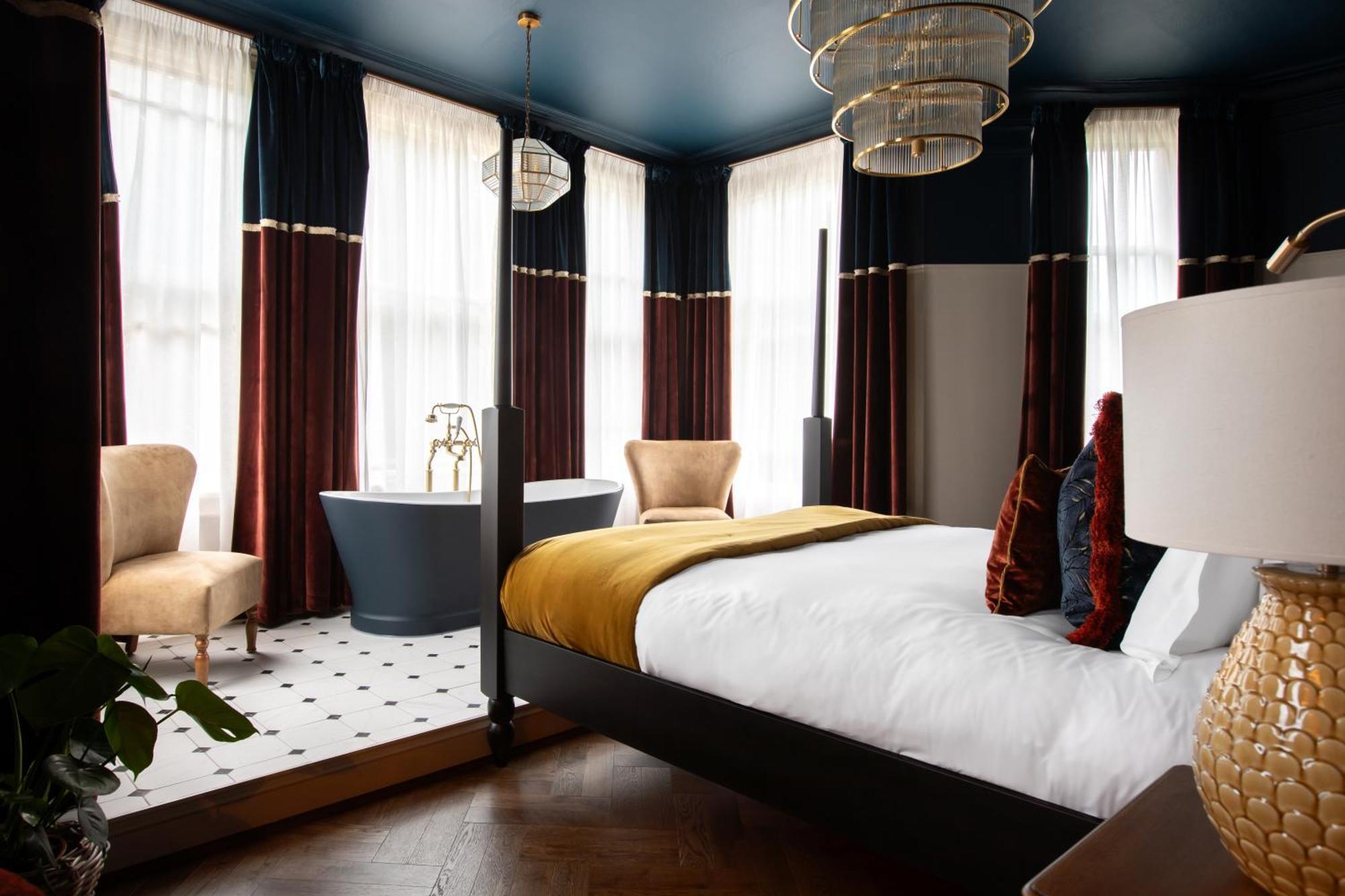 Worplesdon Place Hotel Guildford Eksteriør billede