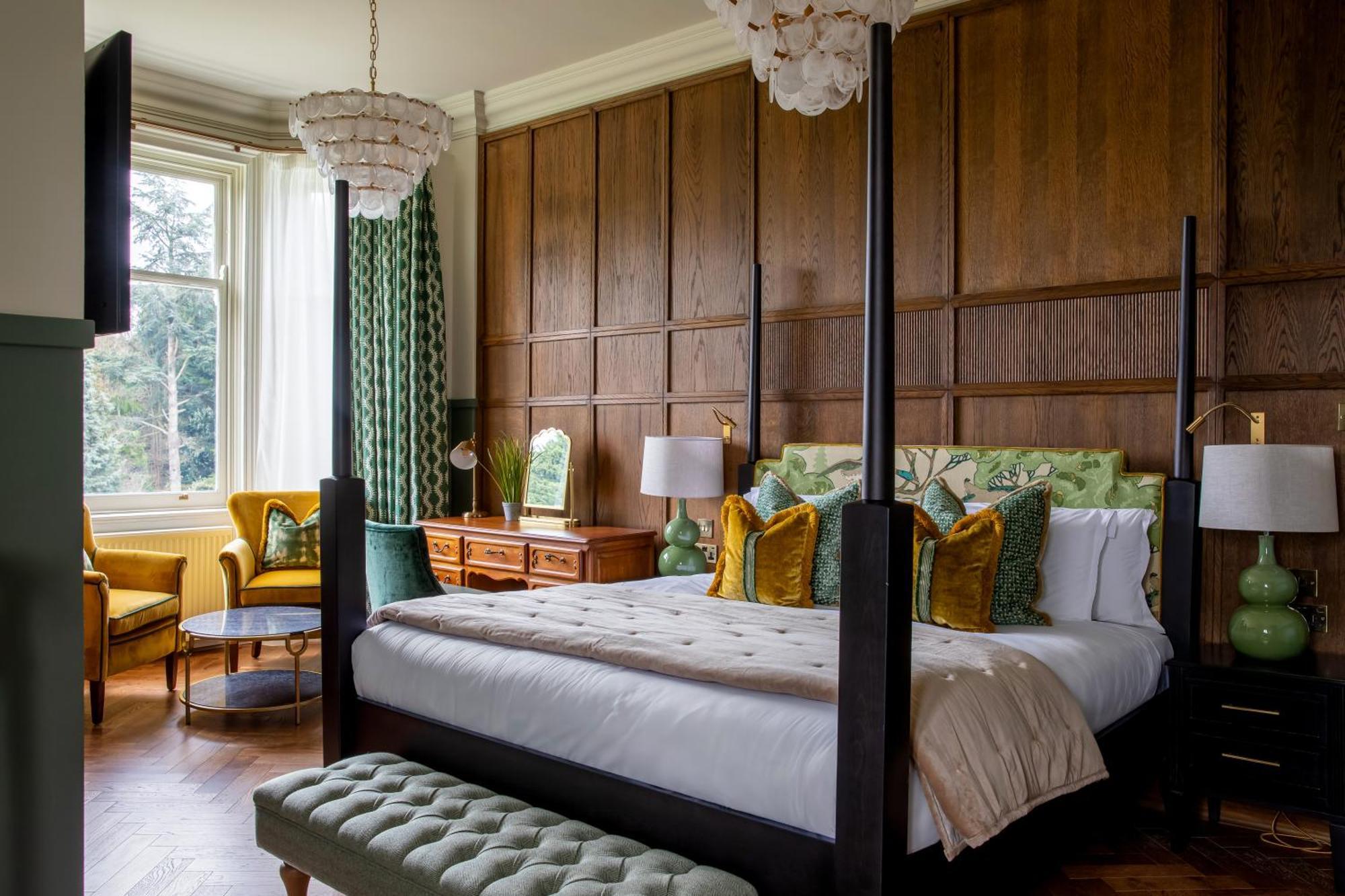 Worplesdon Place Hotel Guildford Eksteriør billede