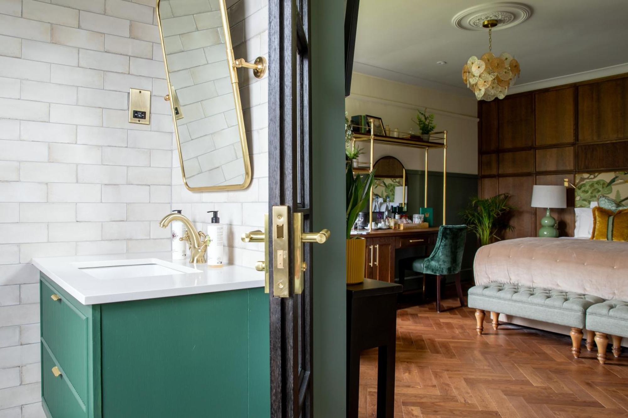 Worplesdon Place Hotel Guildford Eksteriør billede