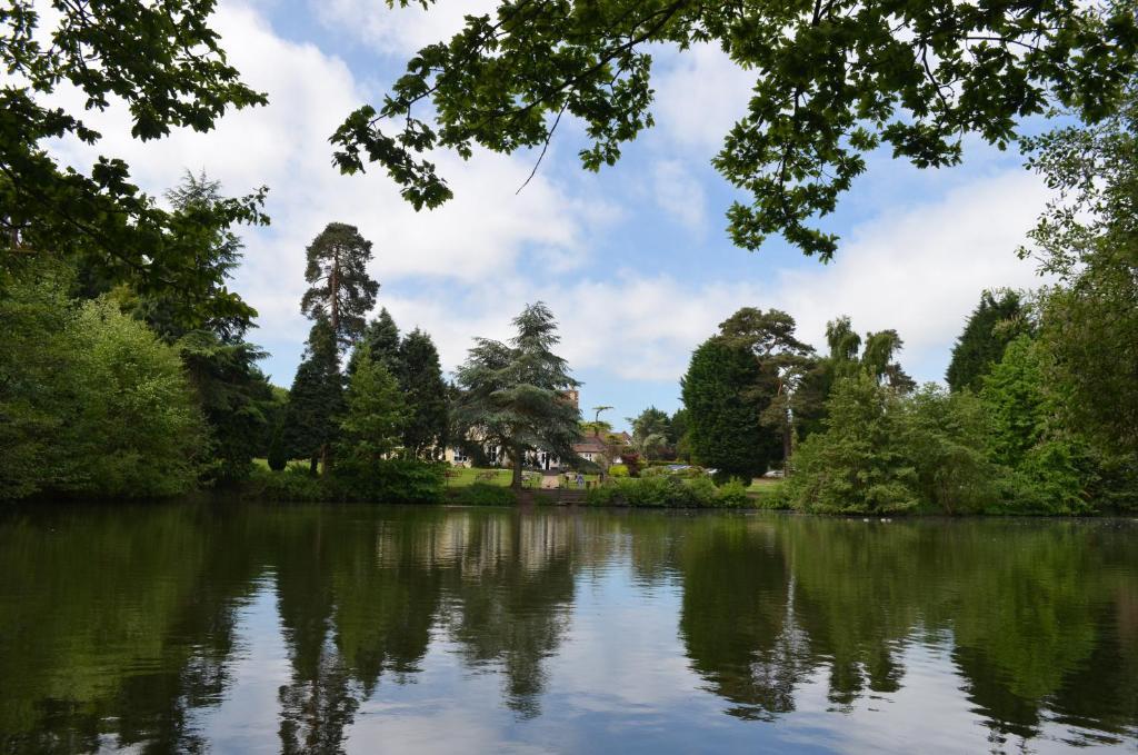 Worplesdon Place Hotel Guildford Værelse billede